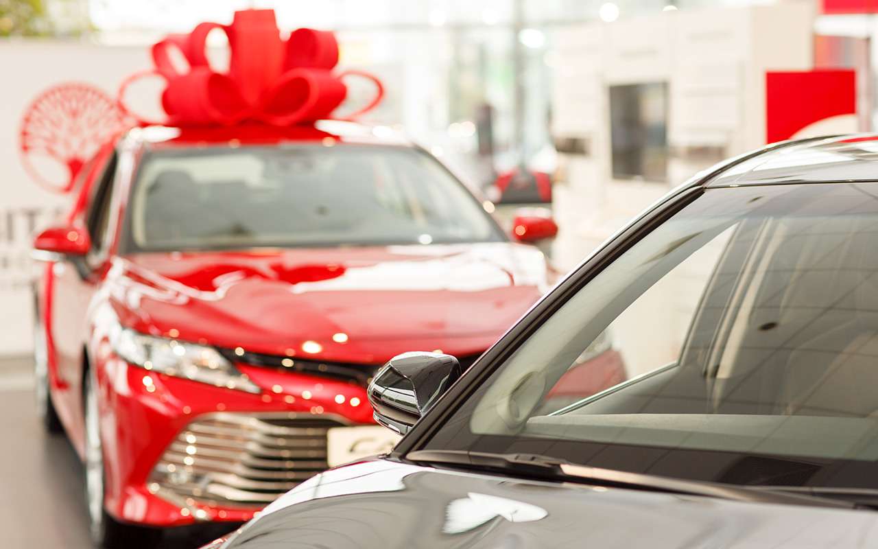 Распродажи и новогодние скидки: как авторынок отыграет ноябрьский обвал