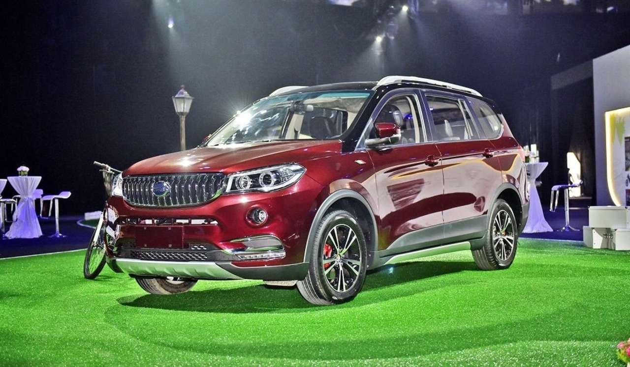 SWM X7: вот что бывает, если скрестить мопед с минивэном