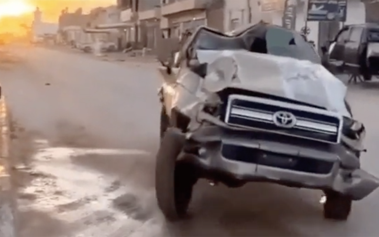 Toyota Land Cruiser выгляди так, словно его помяли в ступке