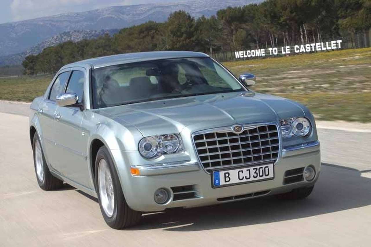 Chrysler 300C стал похож на "Жигули" по расходу топлива