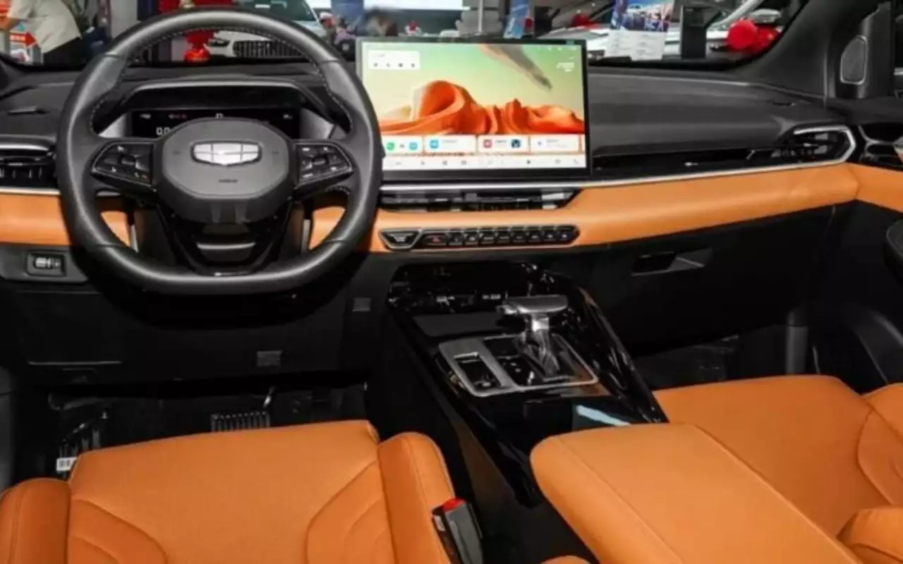 Интерьер Обновленный Geely Coolray