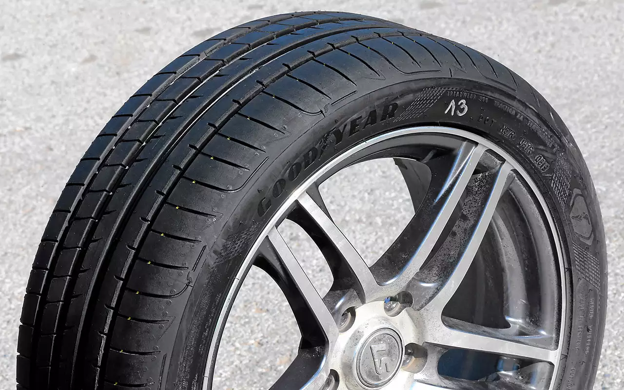 Nitto 225 45 r18