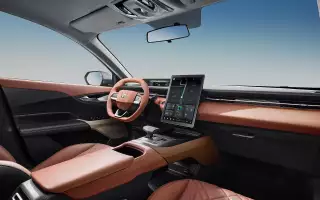 Интерьер Changan Eado