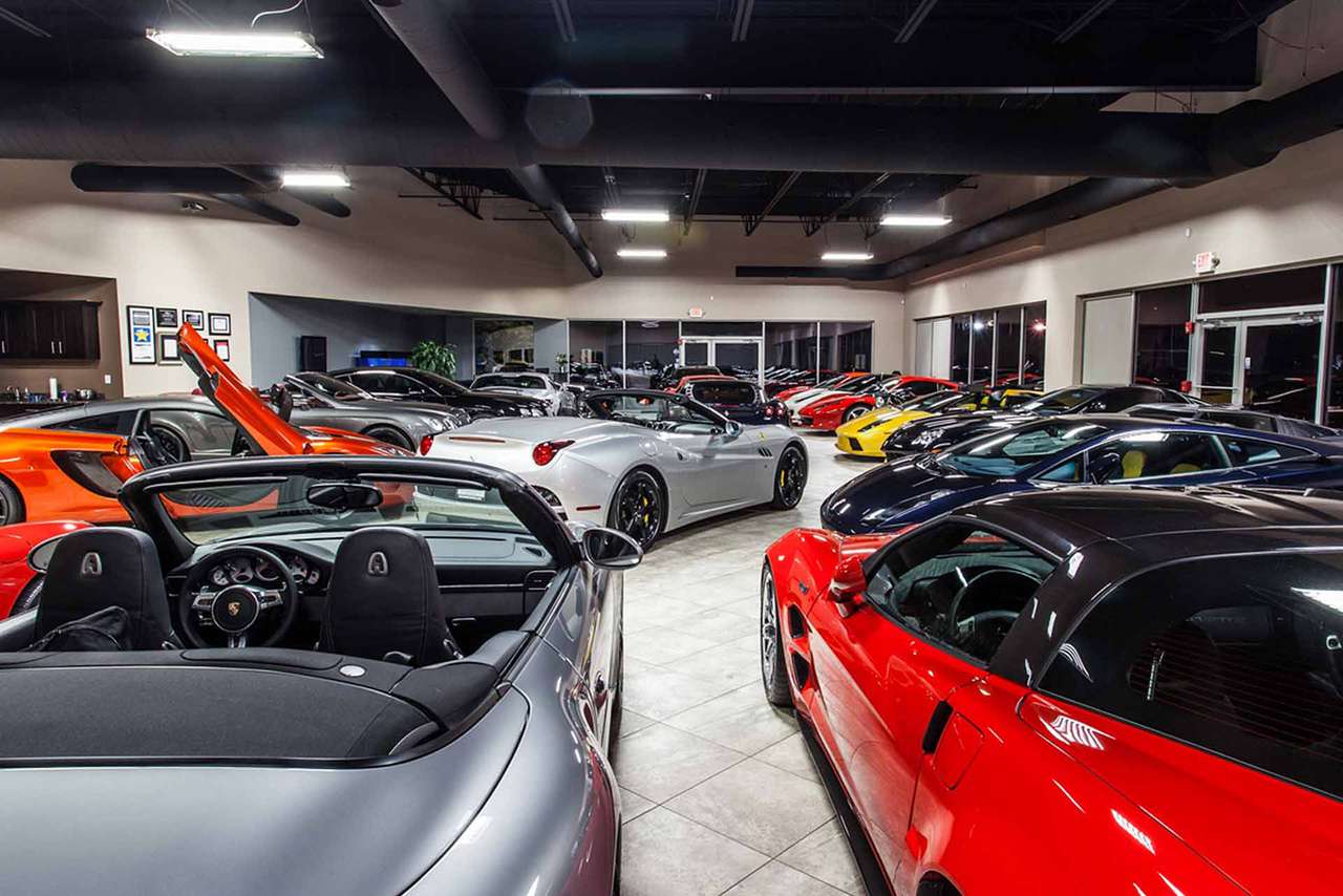 «Угнать за 60 секунд»: в Москве за ночь украли 13 люксовых иномарок