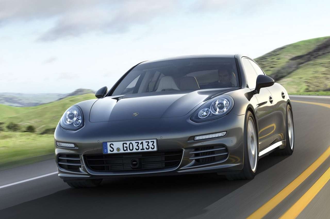 Porsche Panamera стал гибридным и длиннобазным 