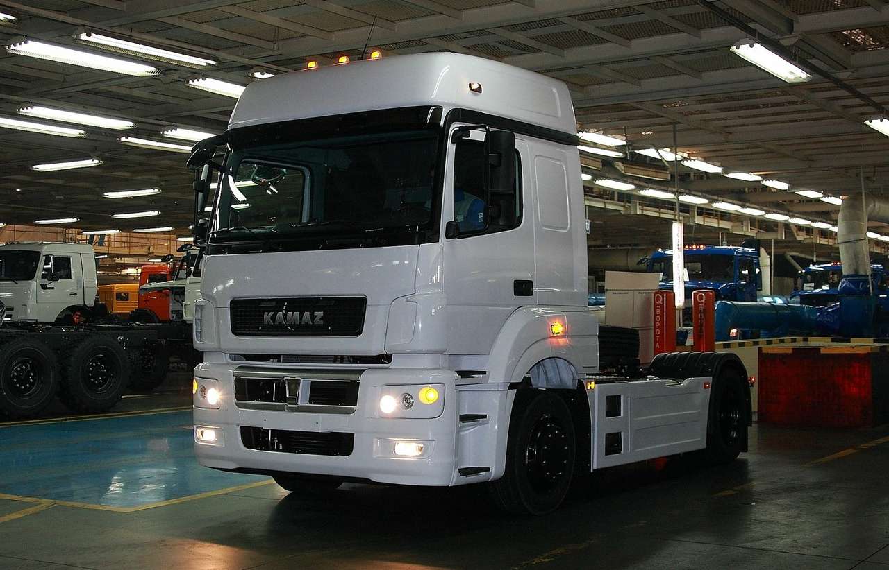 KAMAZ-5490