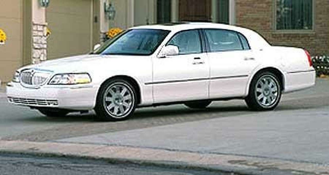 Ford подготовил к продаже бронированный Lincoln TownCar