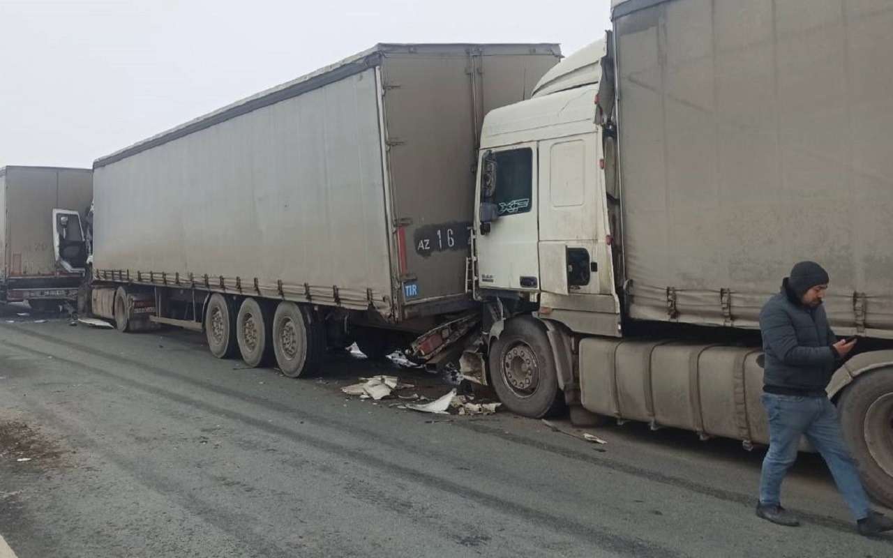 Столкнулись более 20 машин: массовая авария в Саратове