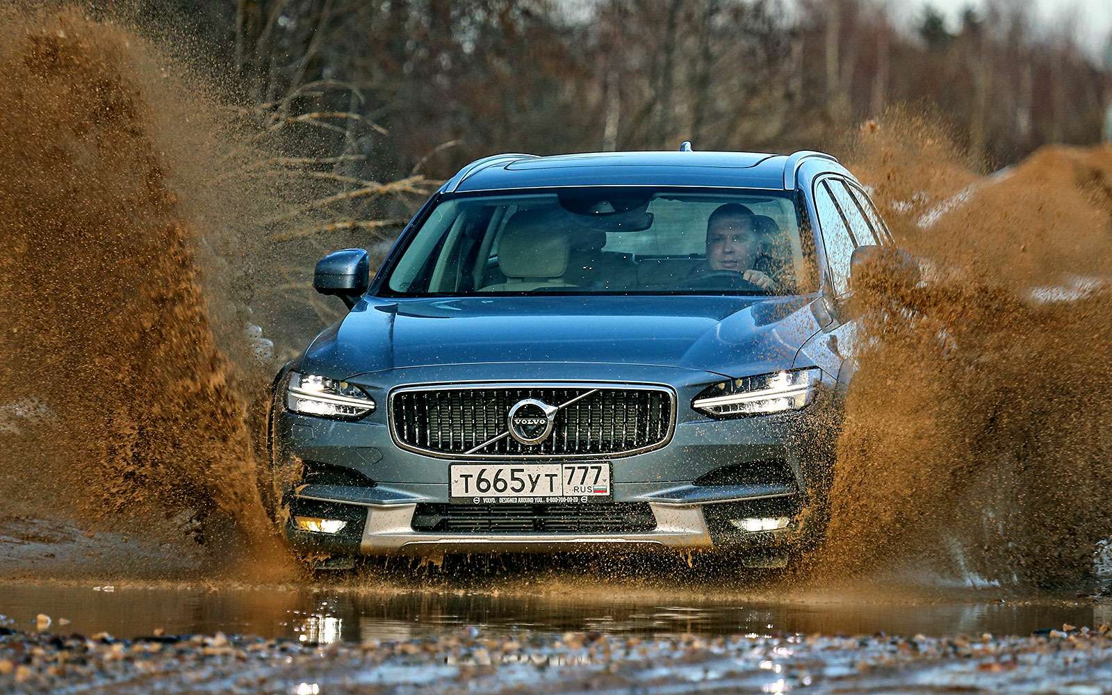 Шведская династия: Volvo V90 Cross Country на фоне предков