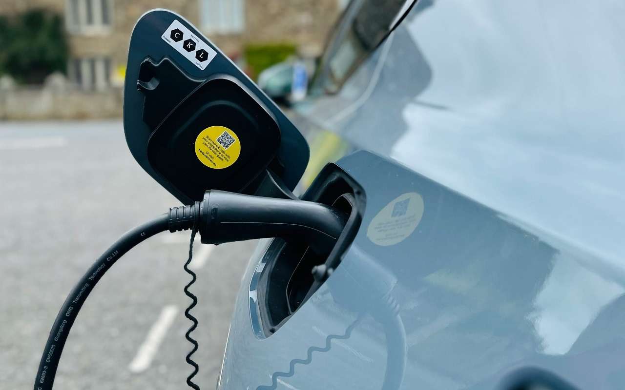 В Минпромторге назвали гибриды перспективным направлением для автопрома РФ