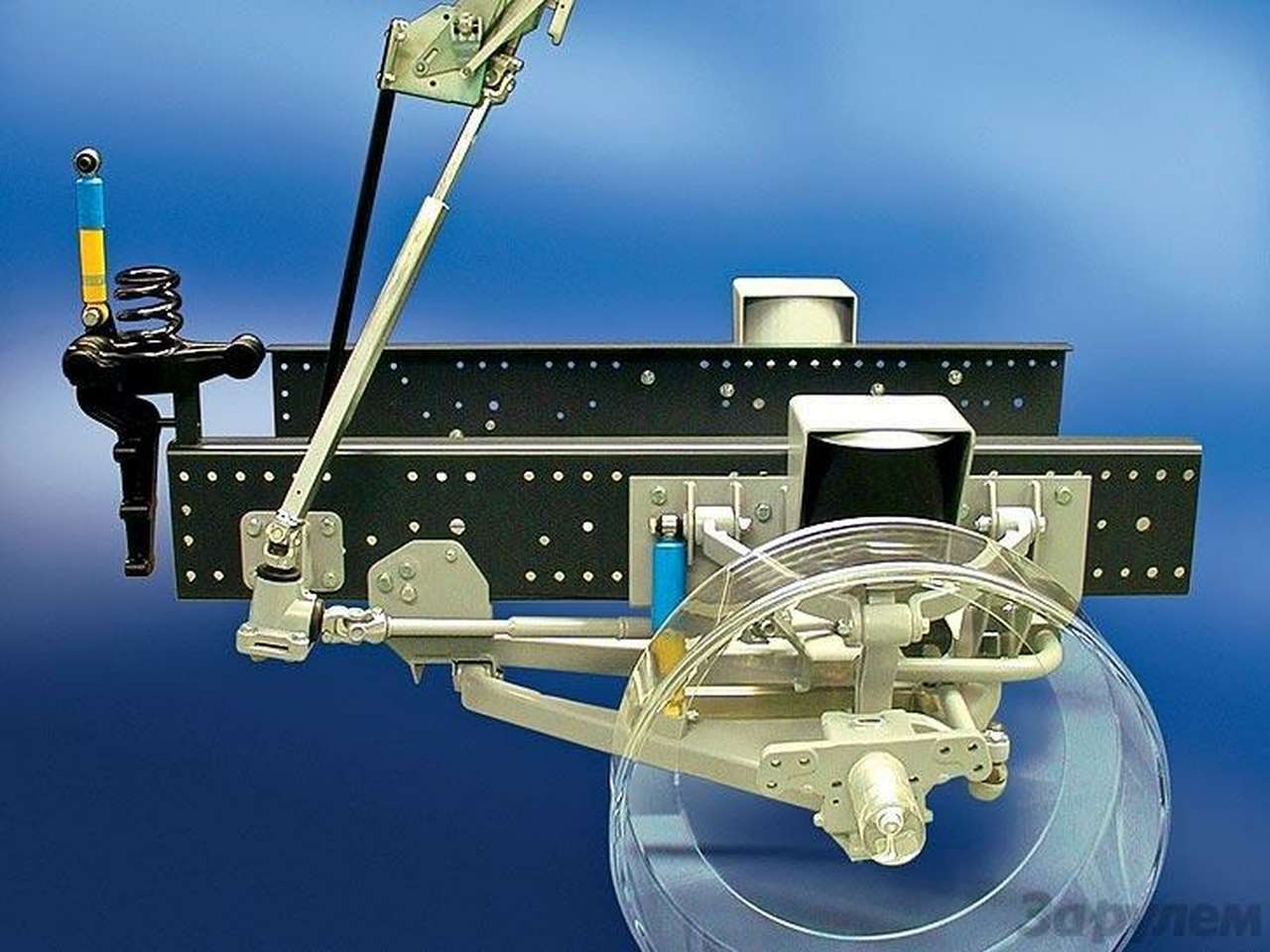 Новая подвеска весьма компактна и не занимает места между лонжеронами (кроме штанги стабилизатора).