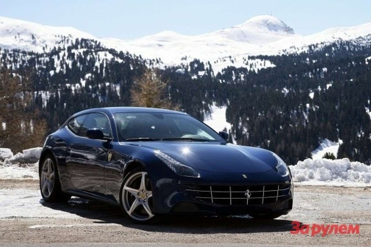Шутинг-брейк FF – самый утилитарный Ferrari на сегодняшний день. Таким его делают двухобъемный трехдверный кузов, длинная колесная база (299 см), 450-литровый багажник и система полного привода