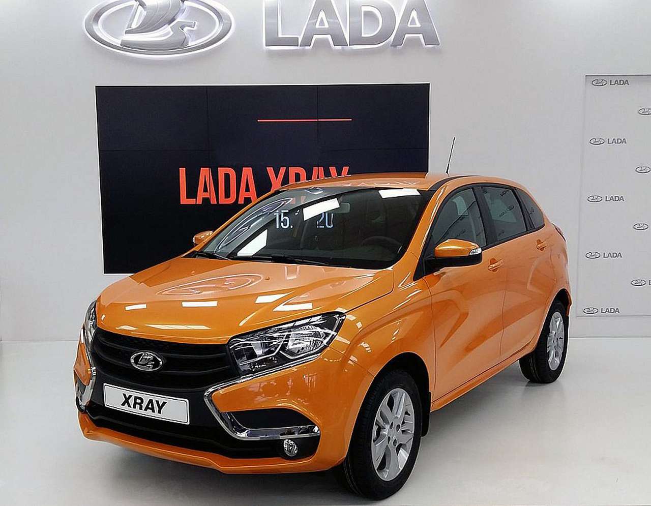 Продажи хэтчбека Lada XRAY стартуют на день раньше, чем ожидалось
