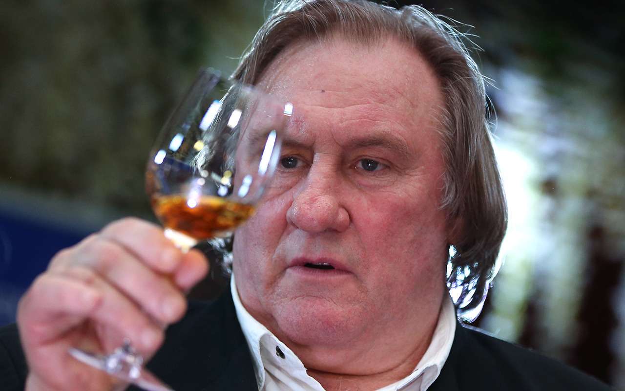 Депардье поймали пьяным на скутере