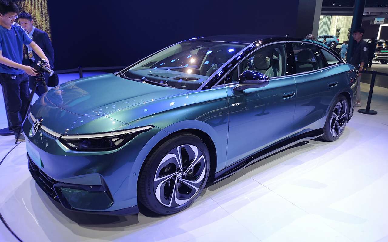 Новый седан Volkswagen скоро приедет в РФ - вот что о нем известно