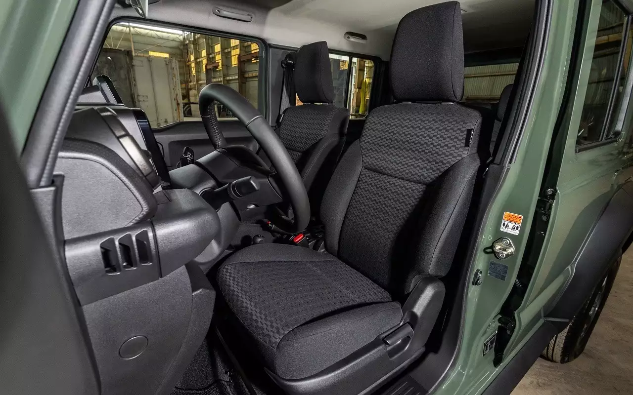 Интерьер Suzuki Jimny