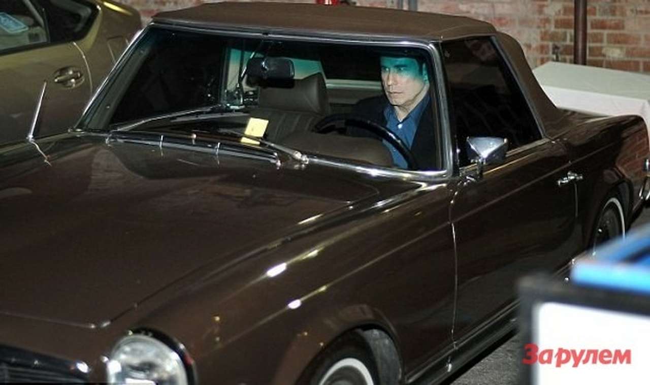 У Джона Траволты угнали раритетный Mercedes