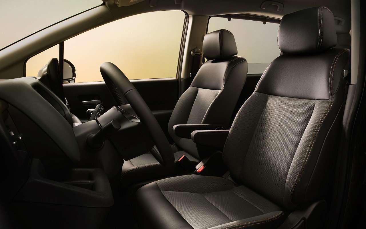 Интерьер Honda Freed Crosstar