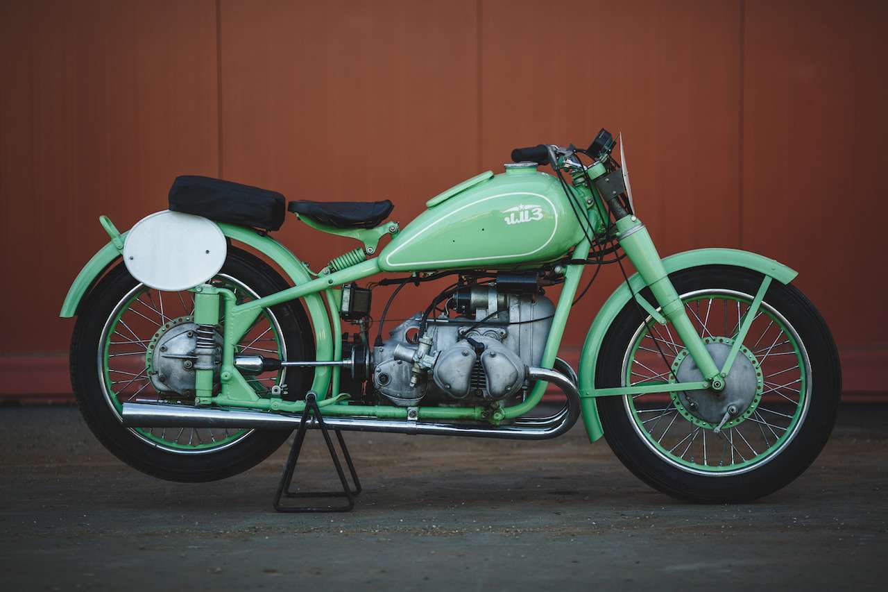 В таком виде мотоцикл выпускался с 1946 по 1951 год небольшими партиями по 10-15 штук в год. Всего было выпущено около 150 экземпляров М-75, что делает его одним из самых редких советских мотоциклов. Представленный в статье экземпляр находится в музее мотоциклов «Мотомир Вячеслава Шеянова».