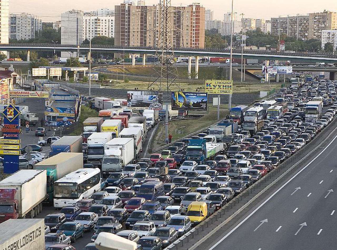 Вместо штрафов за проезд по МКАД большегрузам выдадут спецпропуска