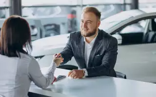 Авторынок немного оживится: названы последствия снижения ключевой ставки