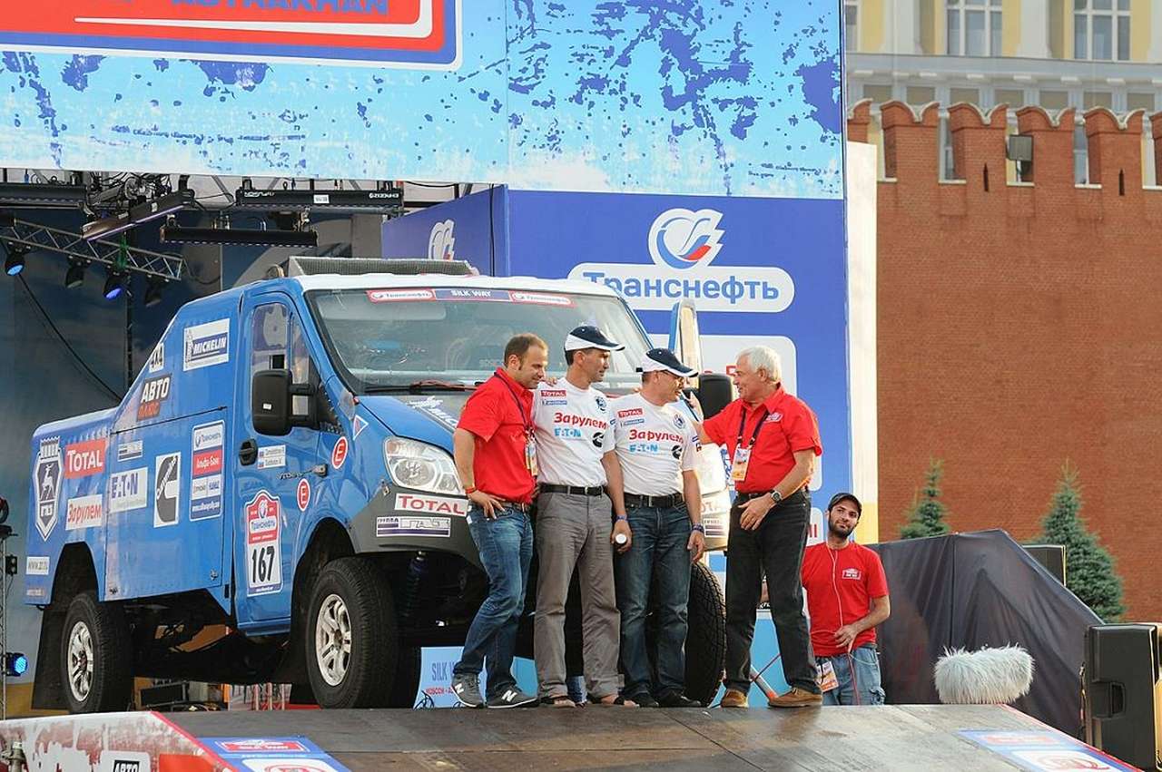 Команда журнала «За рулем» приняла участие в ралли-рейде «Шелковый путь-2013»