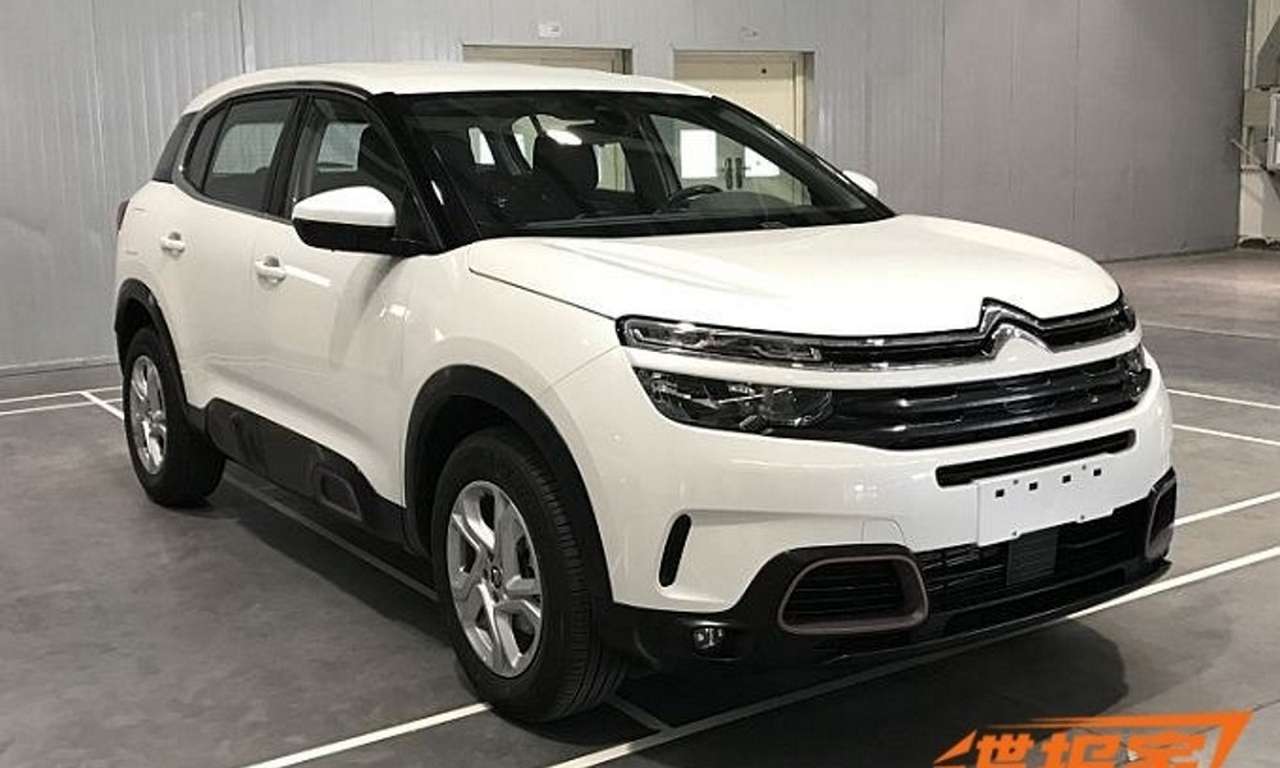 Кроссовер Citroen C5 Aircross попал в объектив накануне премьеры