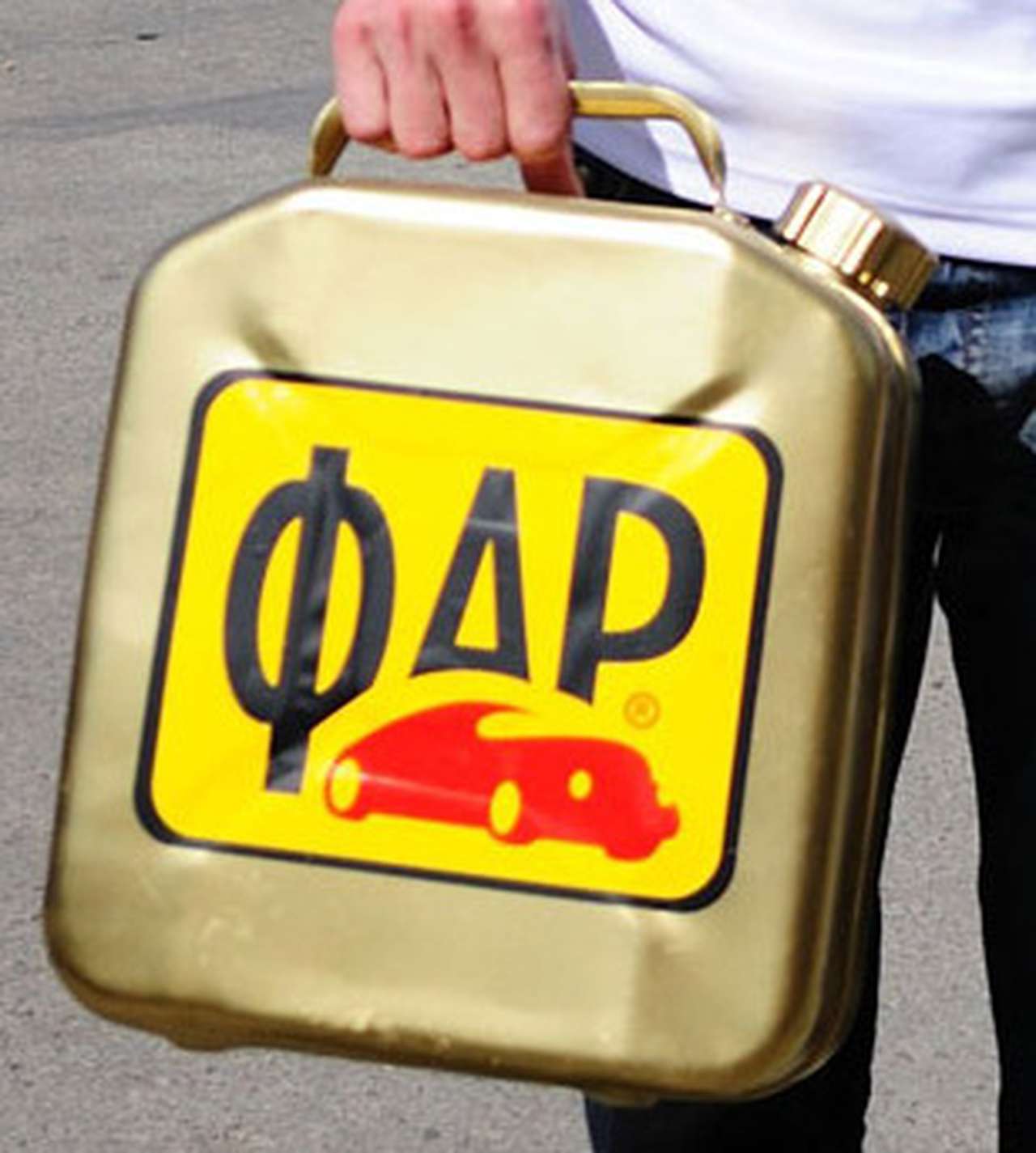   Акция против высоких цен на бензин прошла в Москве