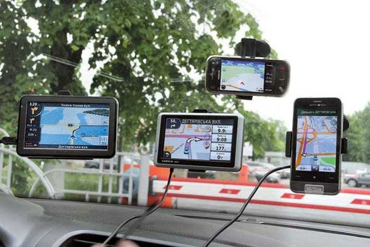 При выборе GPS-устройств доверьтесь рекомендациям специалистов, их анализу тестов навигационных программ.