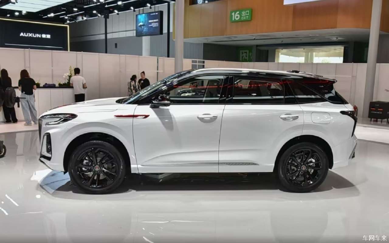 Hongqi HS3 PHEV