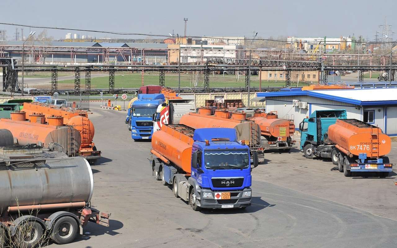 В кабмине объяснили причину возобновления запрета на экспорт бензина из России