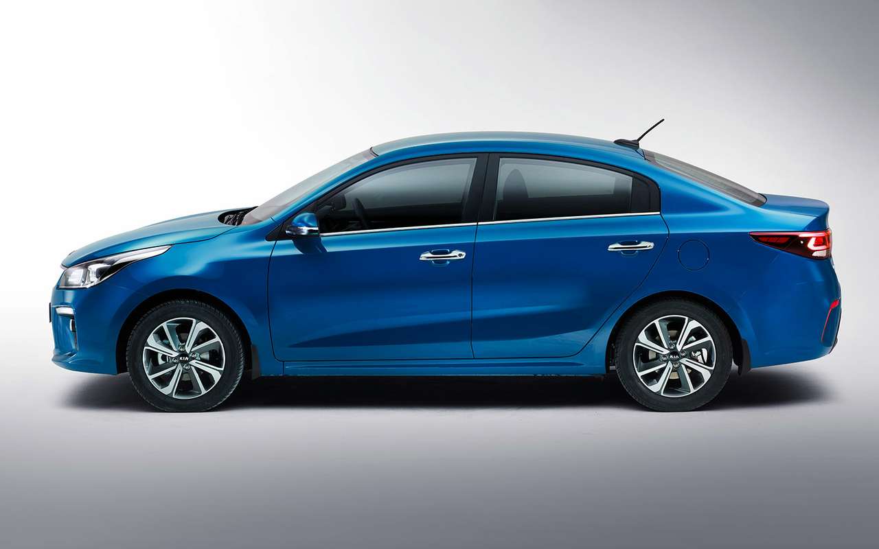 Пропорции кузова изменились: капот теперь визуально намного длиннее багажника. Образ стал более цельным. Топовым 16-дюймовым колесам ставлю зачет. Снабженные колпаками 15-дюймовые «штамповки» выглядят на порядок скромнее.