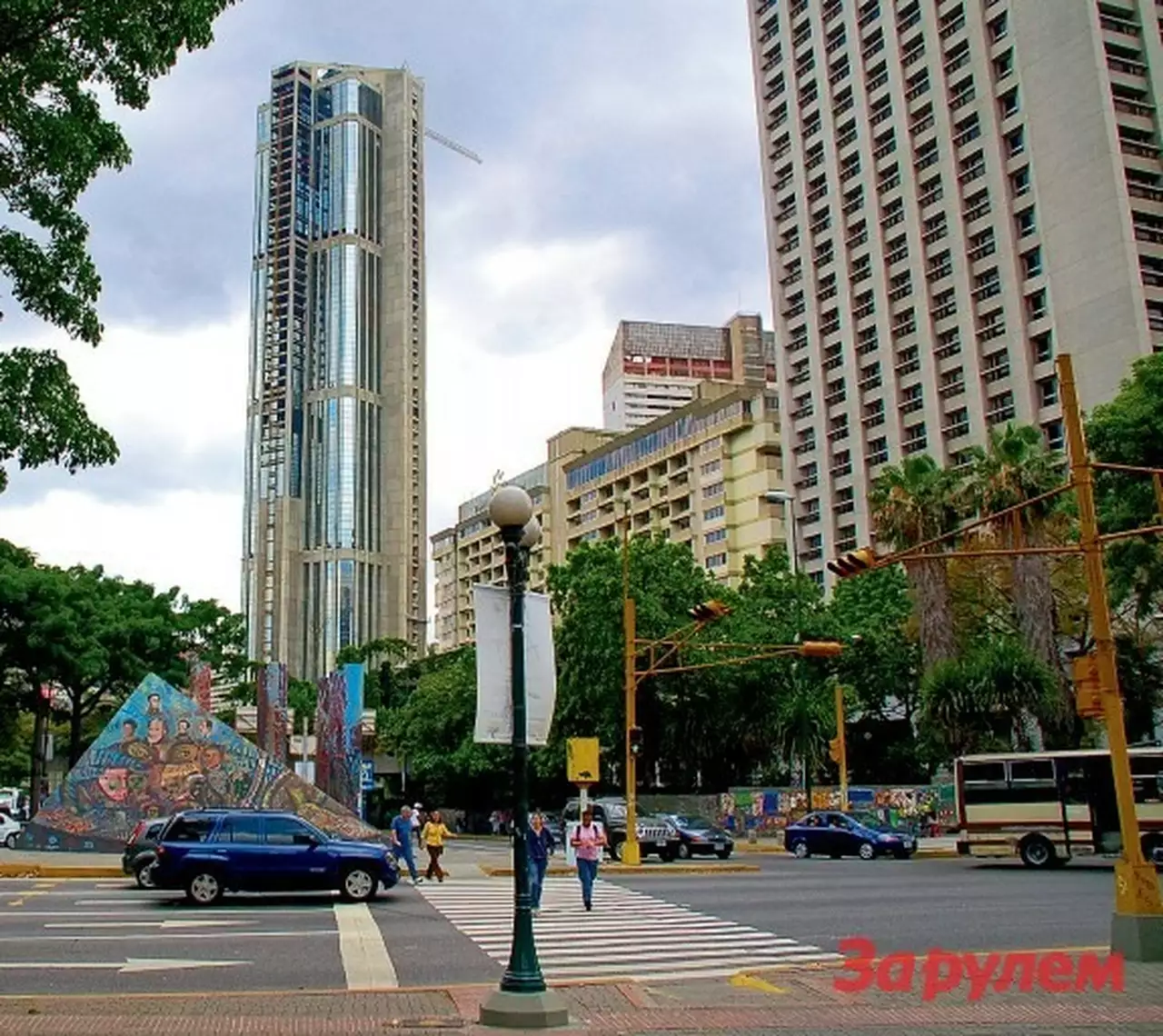 Цены на автомобили в Венесуэле снизили президентским указом