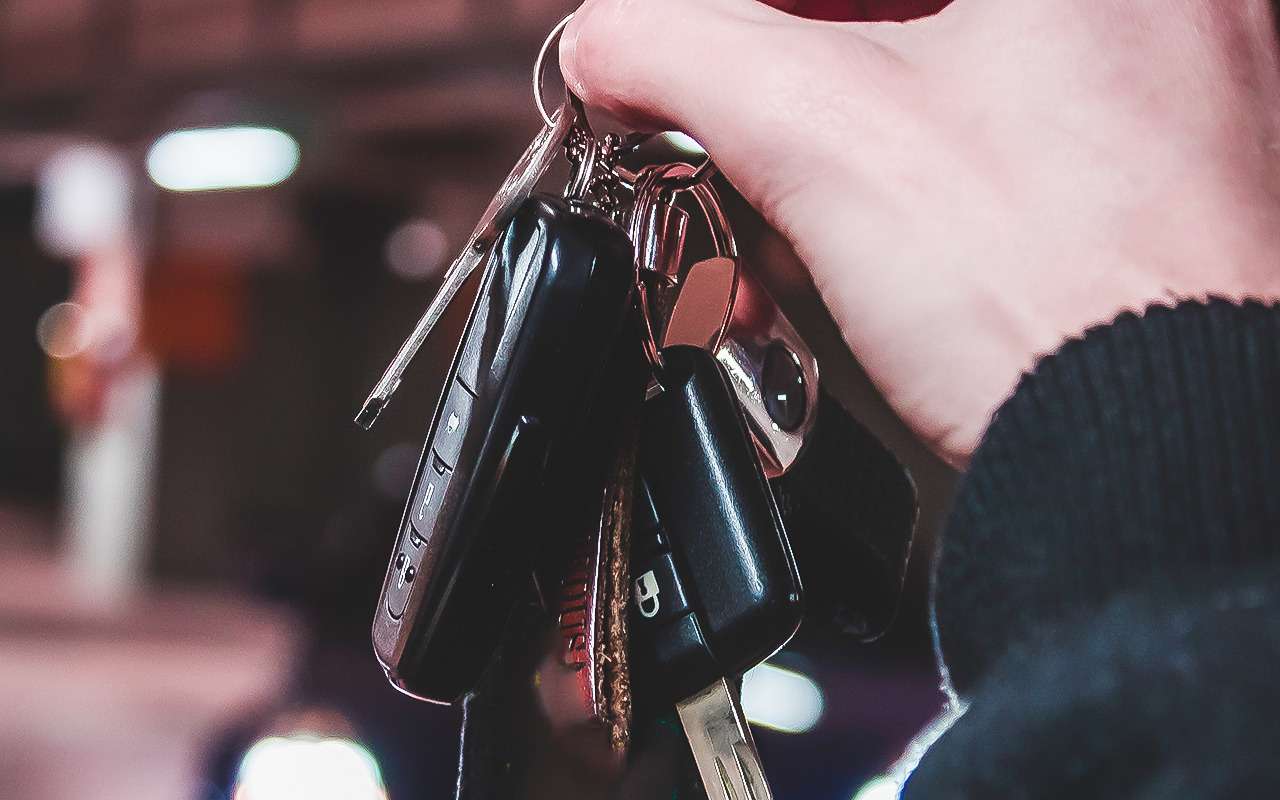 Автовладельцев предупредили об афере с «треугольником» при продаже машины