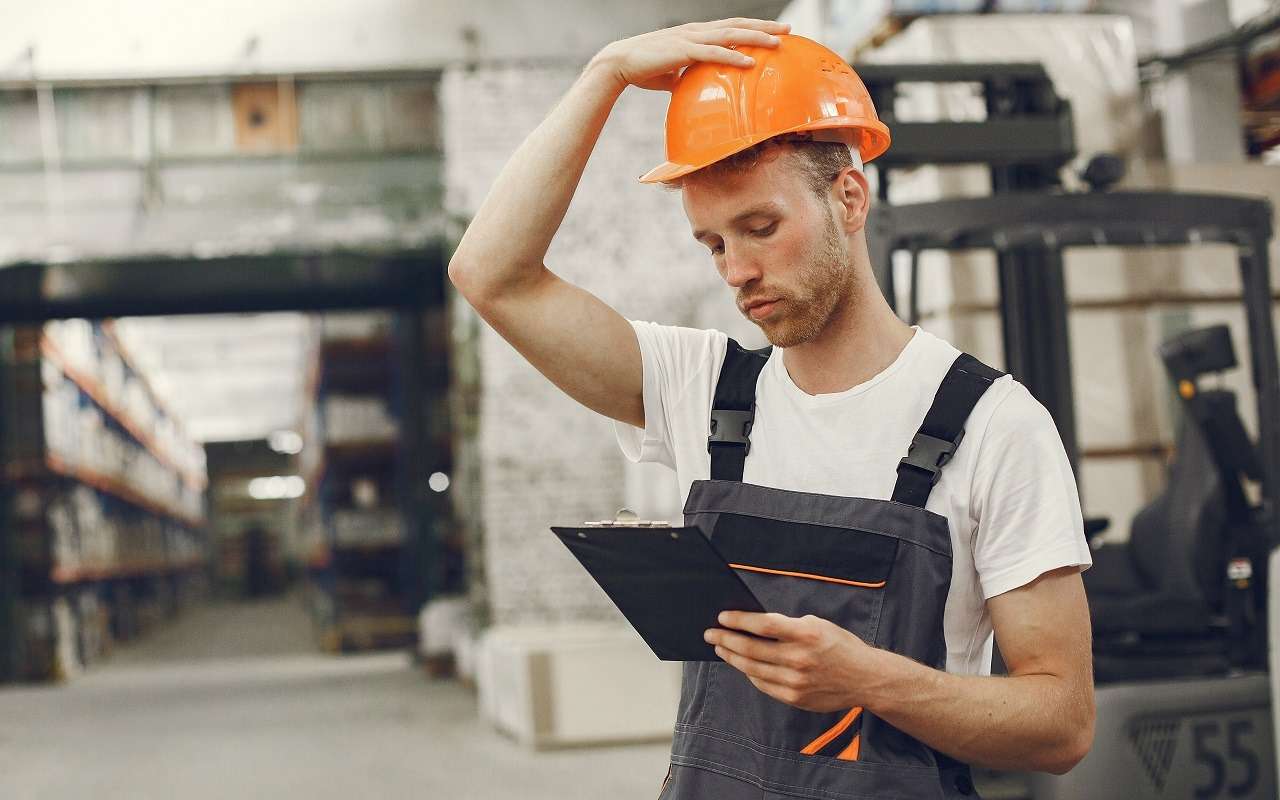 Конфликт разгорается – недовольные рабочие автозавода вышли на вторую забастовку