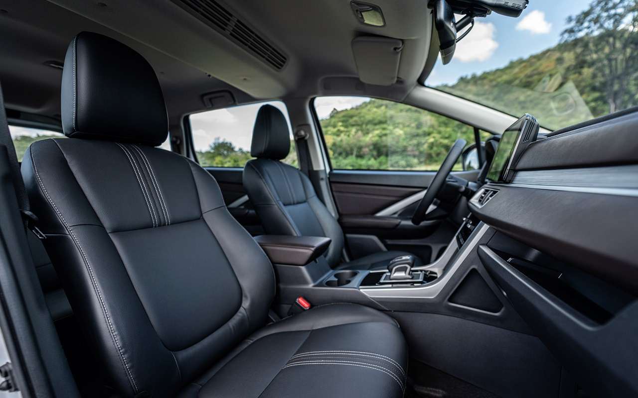 Интерьер Mitsubishi Xpander