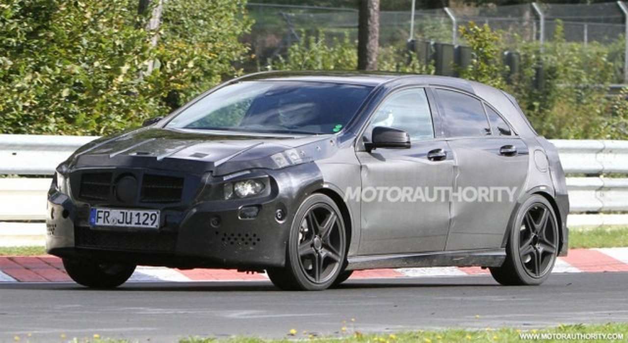 Новый Mercedes-Benz A-Klasse заметили в версии от AMG