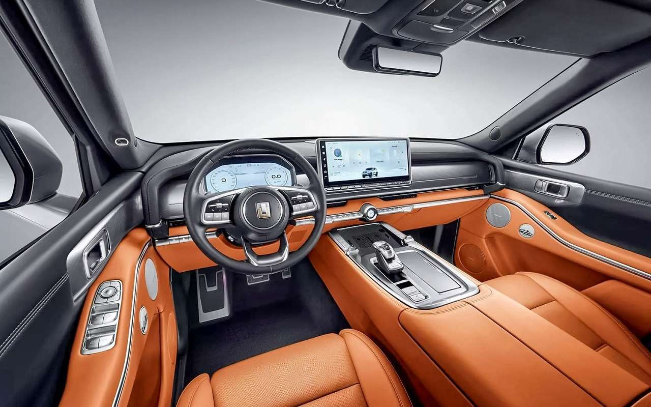 Интерьер Tank 700