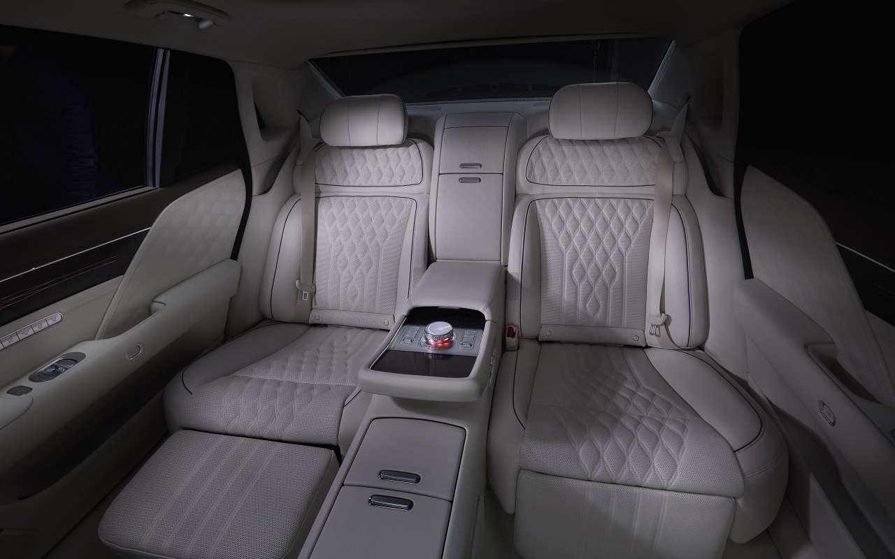 Интерьер Genesis G90 Limousine