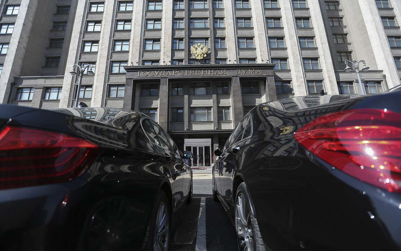 Чиновники остались без роскошных иномарок