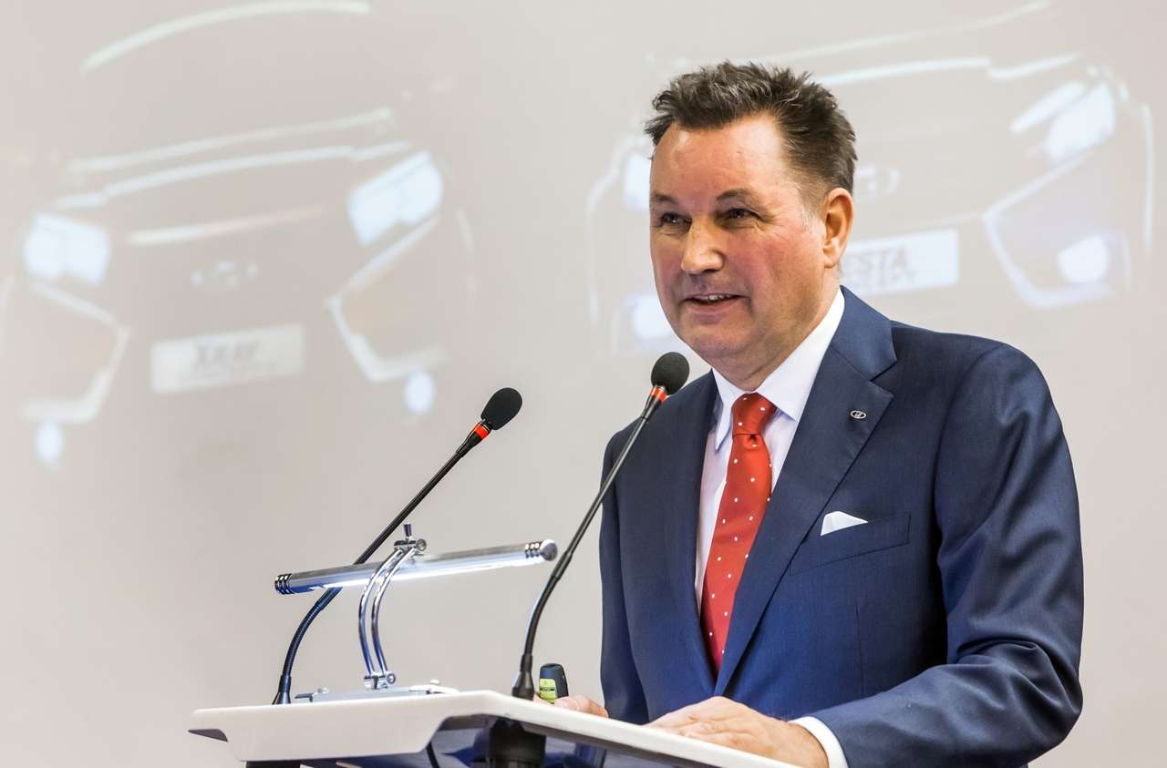 В ближайшее время внимать речам Бу Андерссона будут не рабочие и журналисты, а студенты, желающие стать успешными топ-менеджерами.