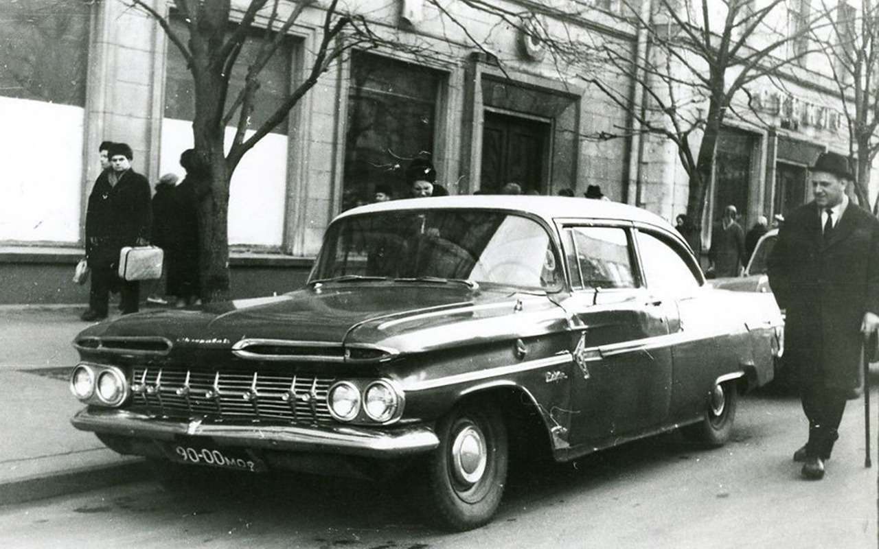 Chevrolet Impala, сделанный из двух битых автомобилей.