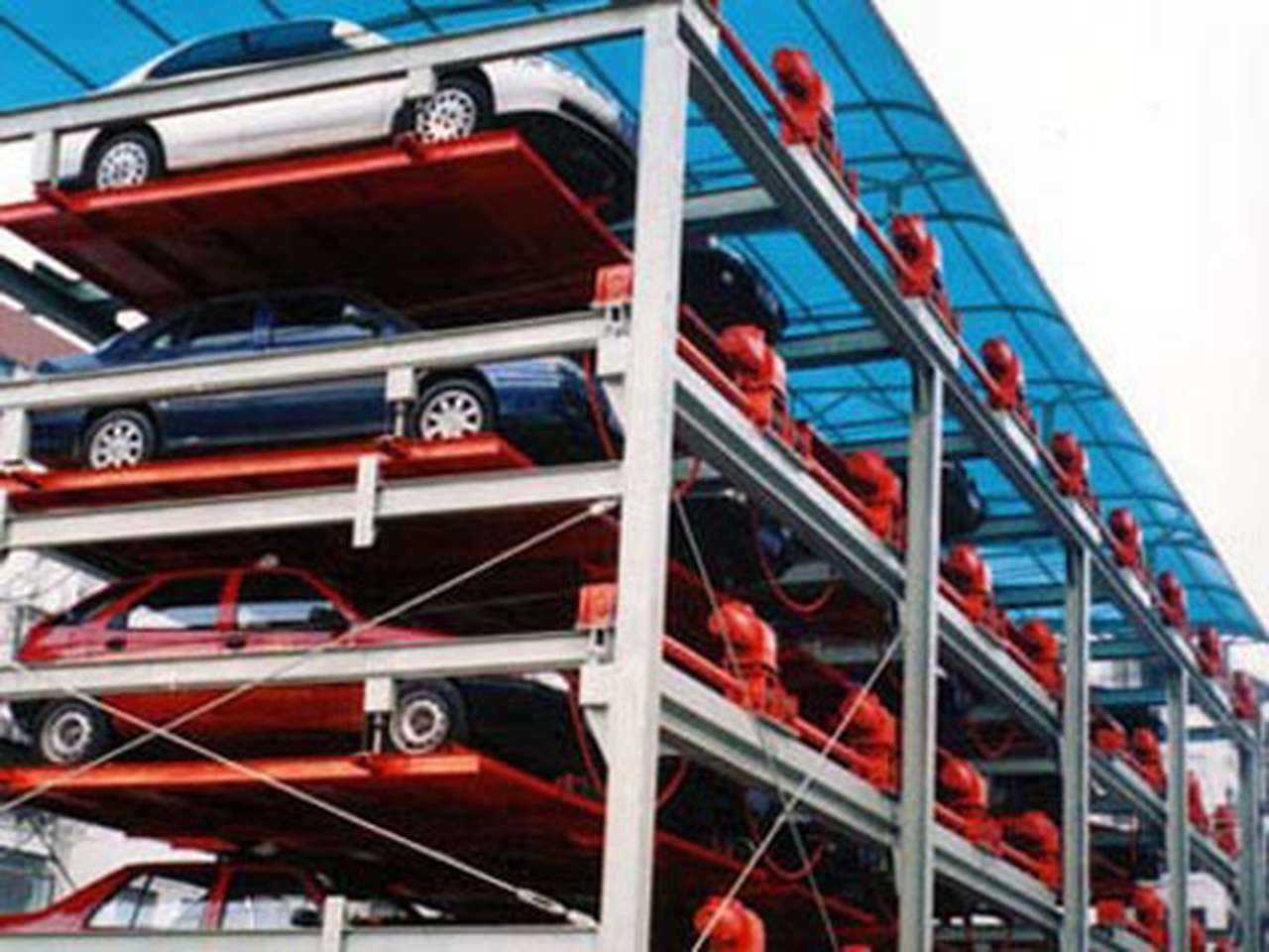 Питерские «народные гаражи» будут дороже московских