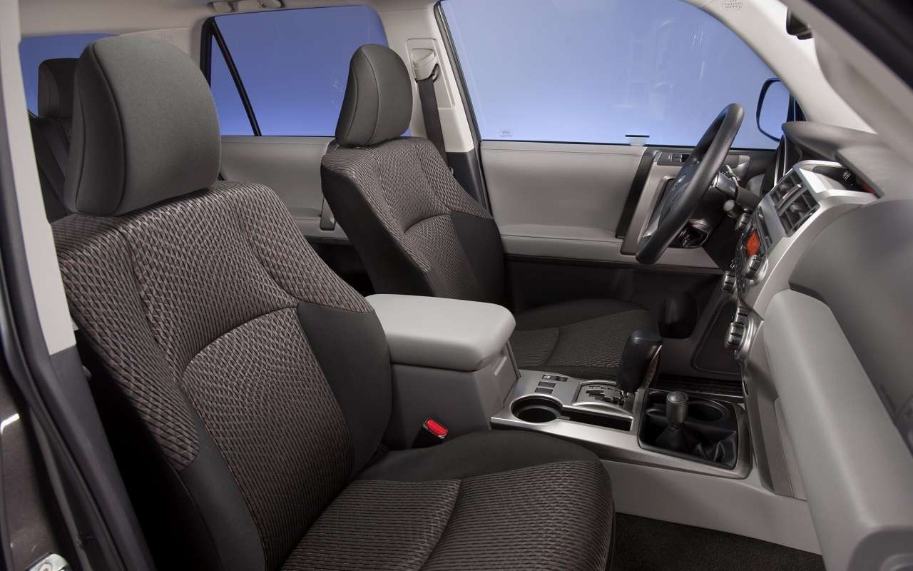 Интерьер Toyota 4Runner