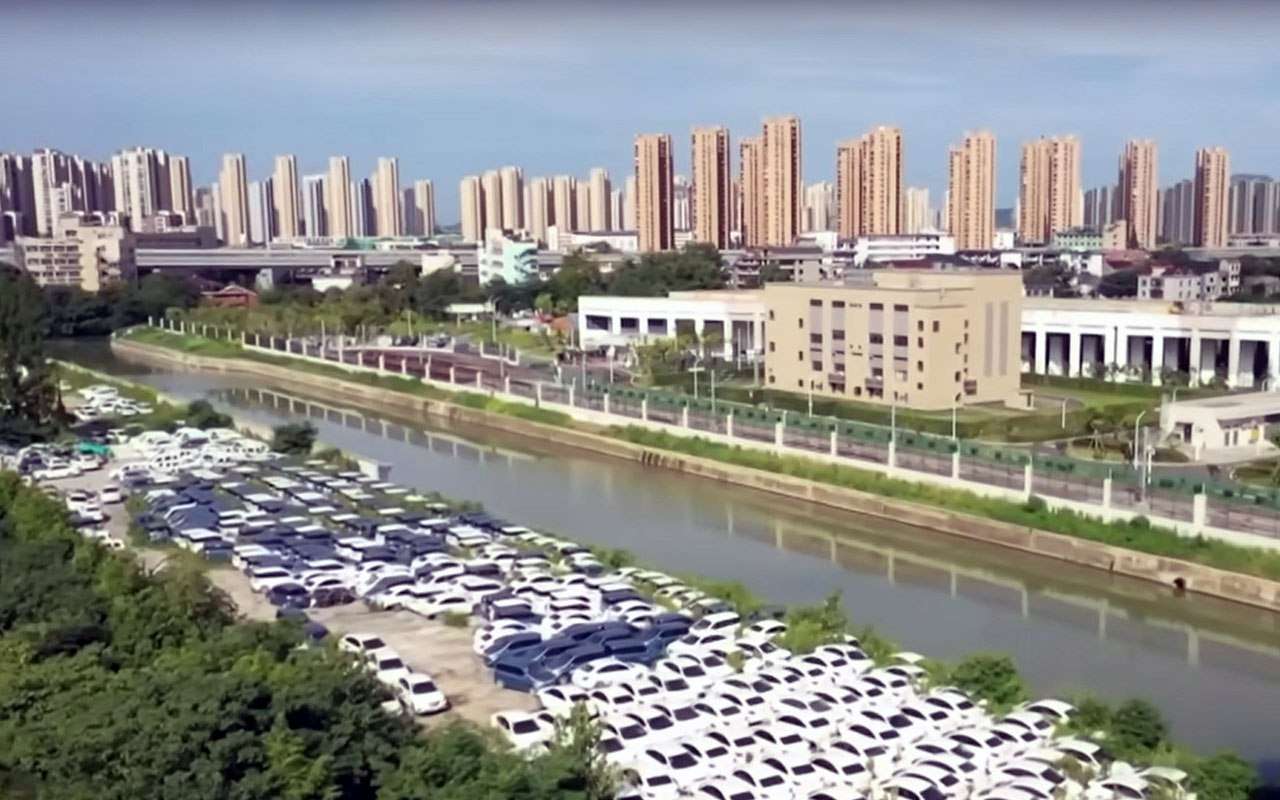 Стало известно, почему в Китае так много кладбищ брошенных новых авто