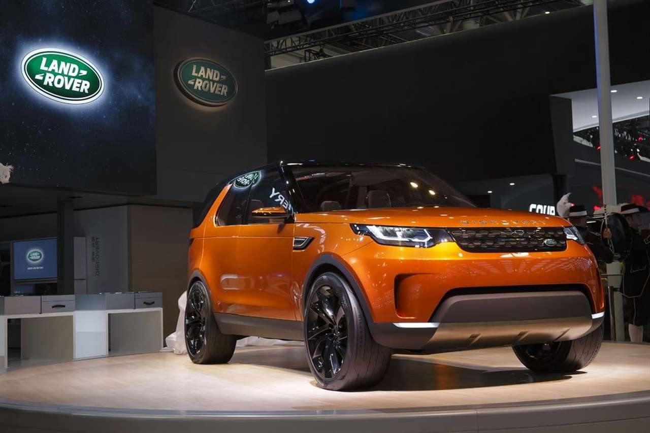 Land Rover привез в Пекин удлиненный Range Rover-гибрид