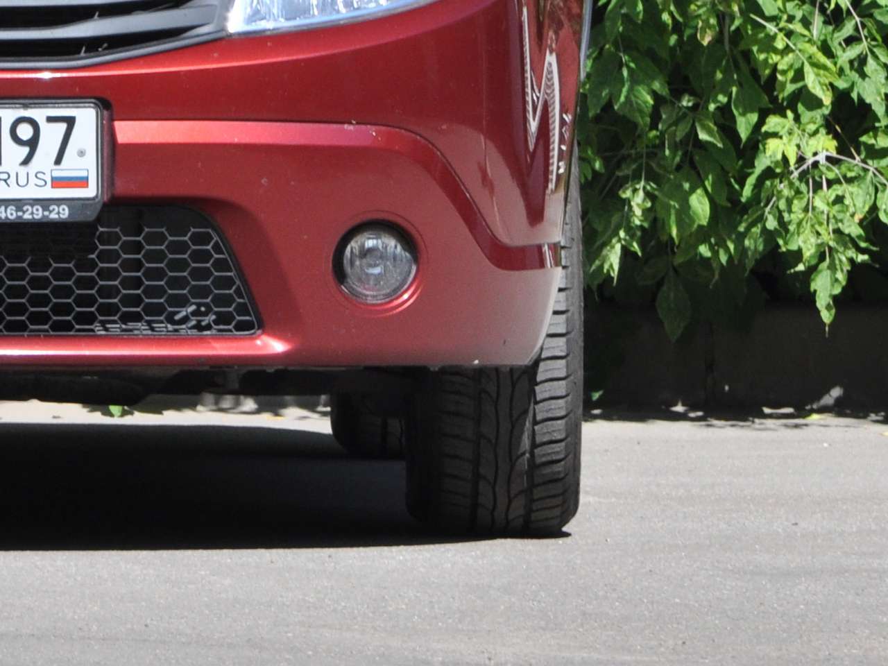 Замена лампы противотуманной фары Renault Logan/Sandero