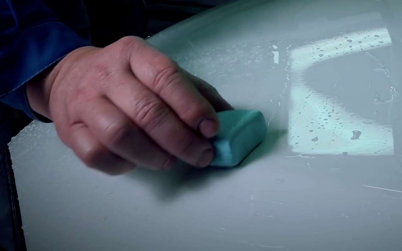 Обработка кузова абразивной глиной