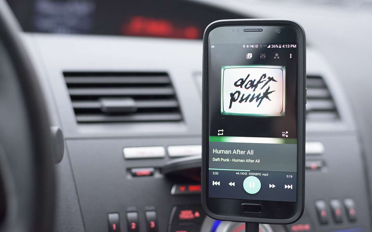 Что слушают россияне в только что купленном авто — исследование