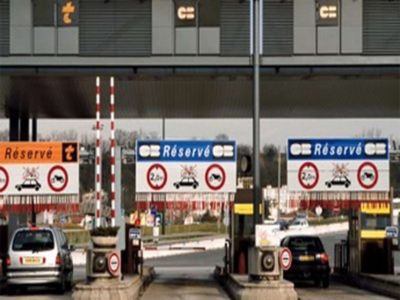 Европейцы объезжают платные дороги стороной